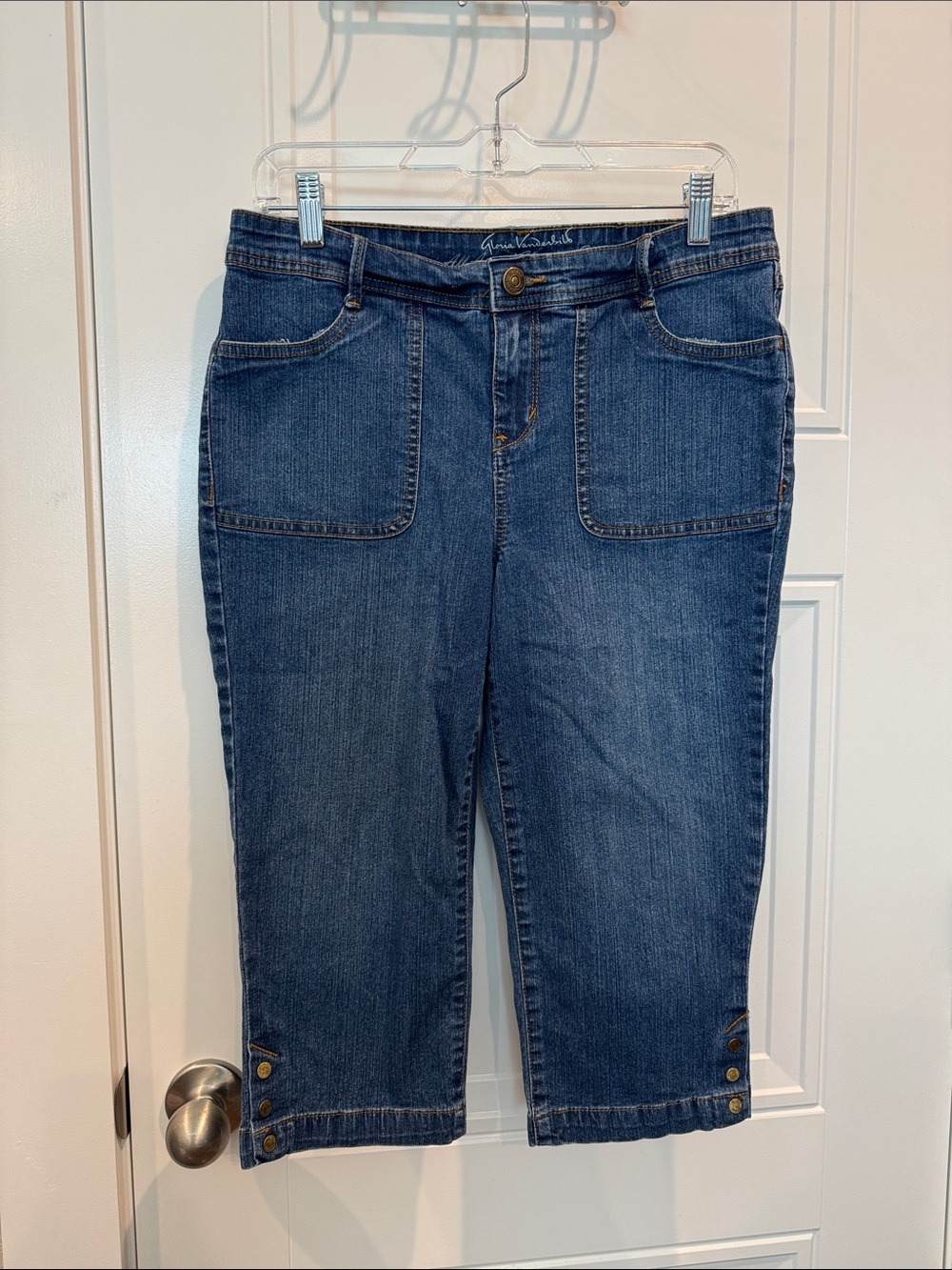 Gloria Vanderbilt Dark Blue Cropped Capri Jeans with Button Tab Hem